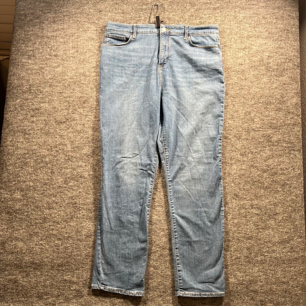 Signature Levi Strauss Shaping High-Rise Straight Jeans Light Wash 16 W33